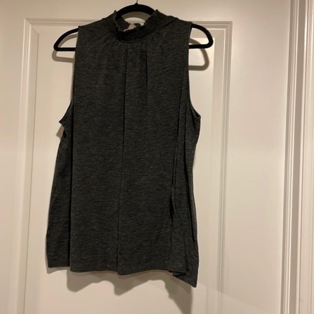 LOFT women’s gray ruffle neck tunic top XL​​